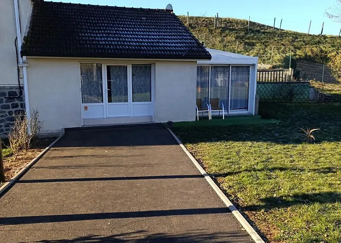 La Maisonnette Des Fontilles Mauriac (Cantal)